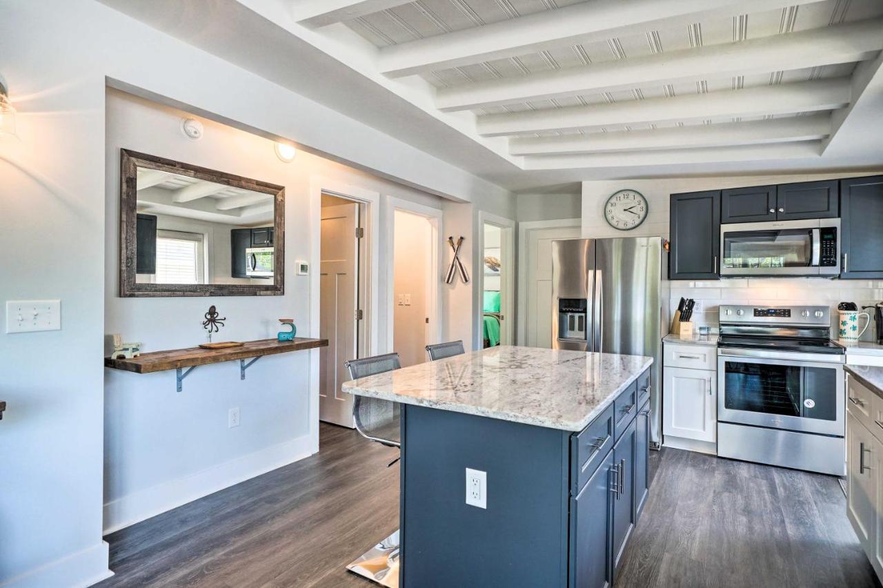 Modern Oak Island Escape 1 Mile To Long Beach! Esterno foto