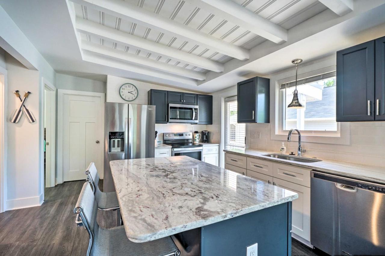 Modern Oak Island Escape 1 Mile To Long Beach! Esterno foto