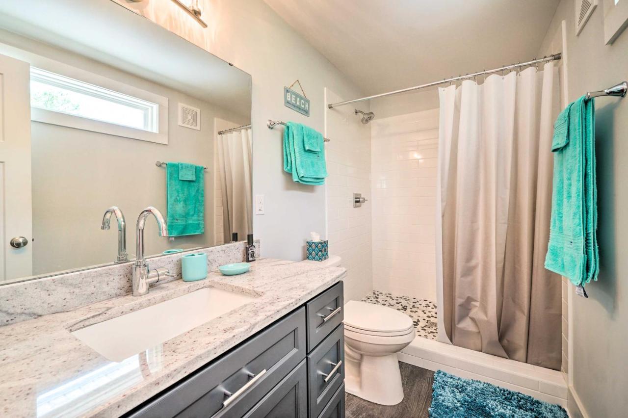 Modern Oak Island Escape 1 Mile To Long Beach! Esterno foto