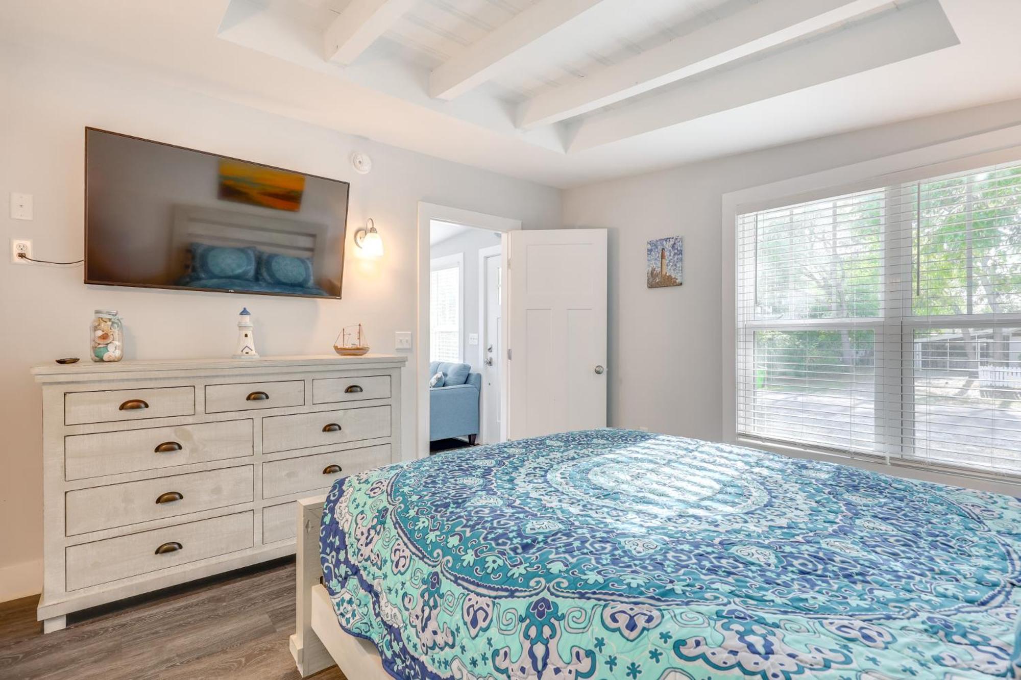 Modern Oak Island Escape 1 Mile To Long Beach! Esterno foto