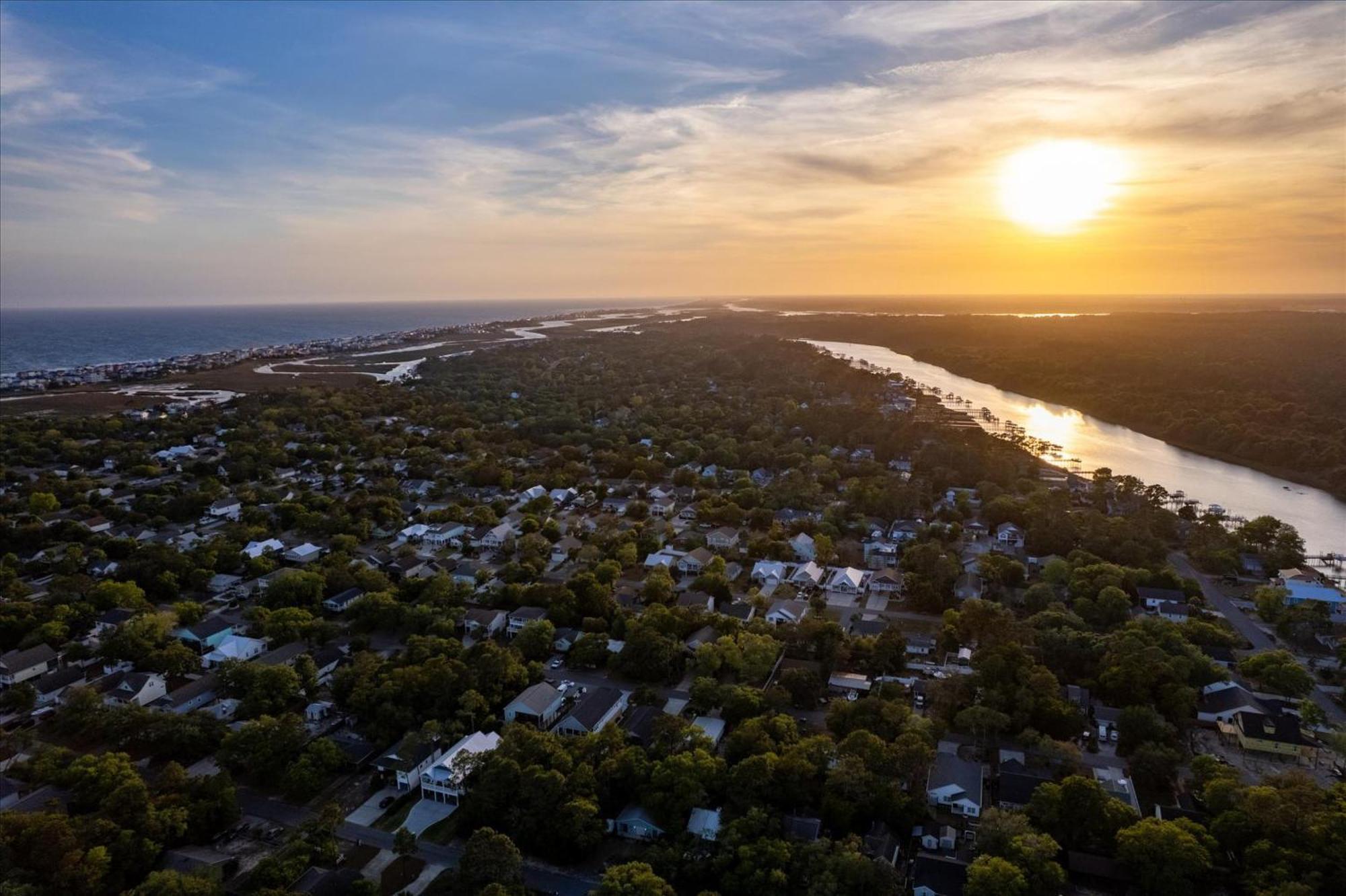 Modern Oak Island Escape 1 Mile To Long Beach! Esterno foto